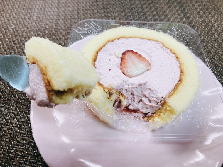 ローソン×いちびこ『いちごロールケーキ』