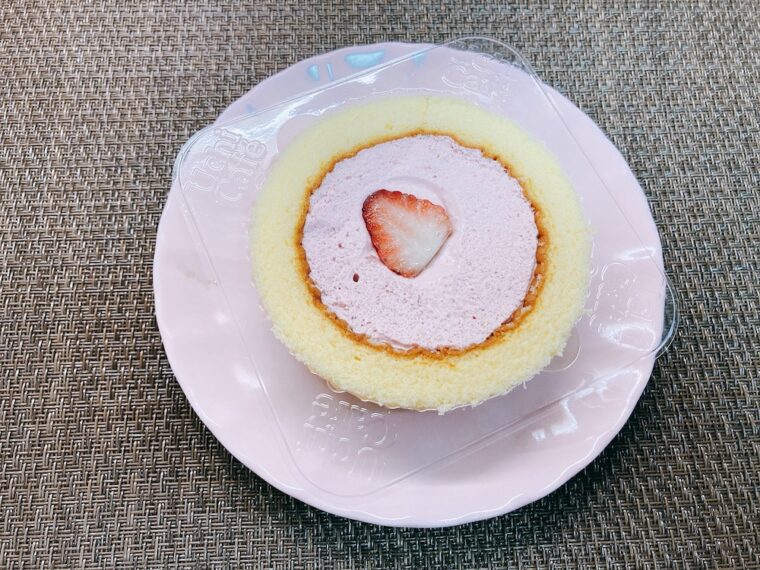 ローソン×いちびこ『いちごロールケーキ』